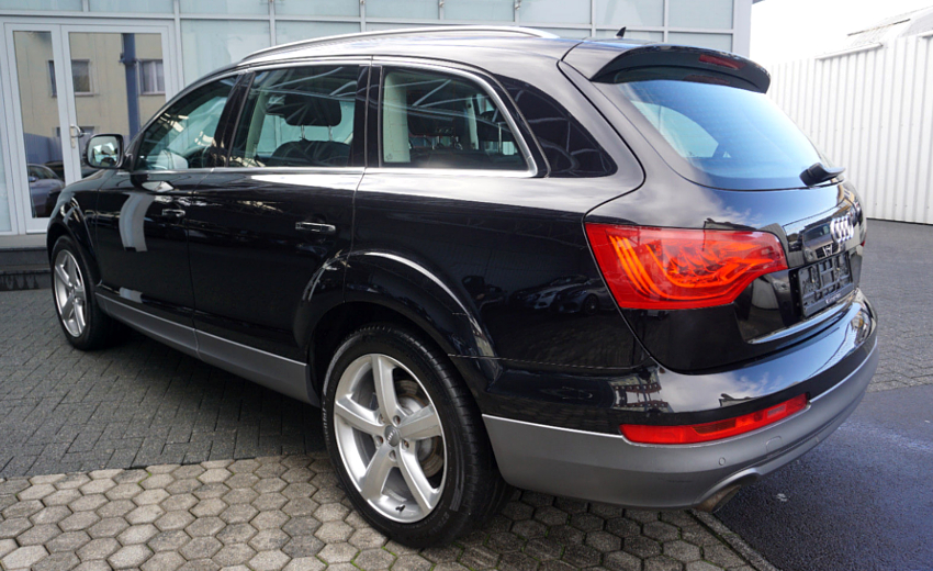 Van 7-miejsc Audi Q7 - Olszewski Transport