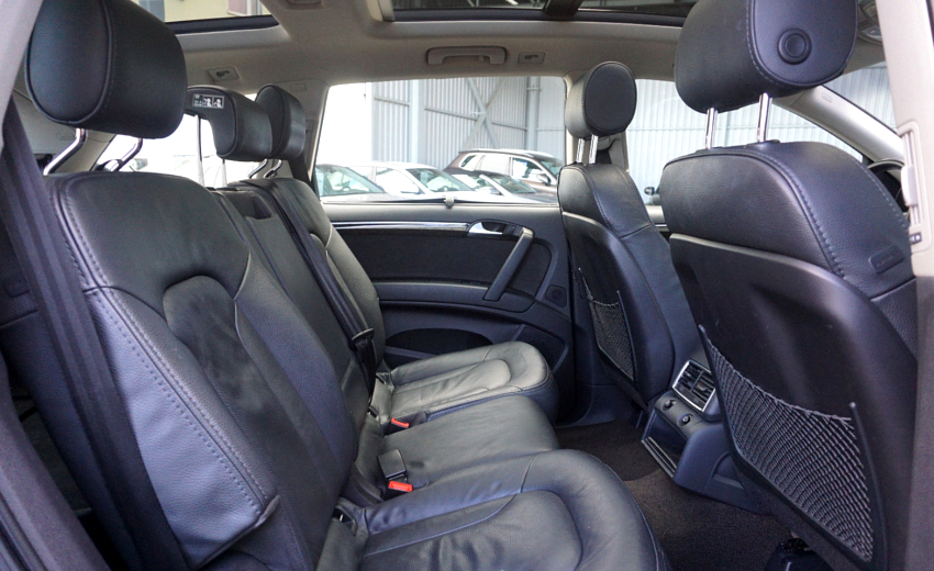 Van 7-miejsc Audi Q7 - Olszewski Transport